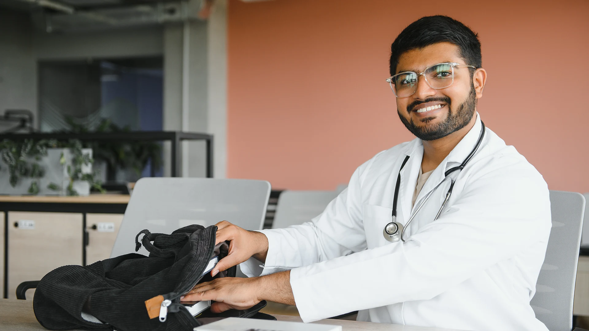 Banner Contact us (1)